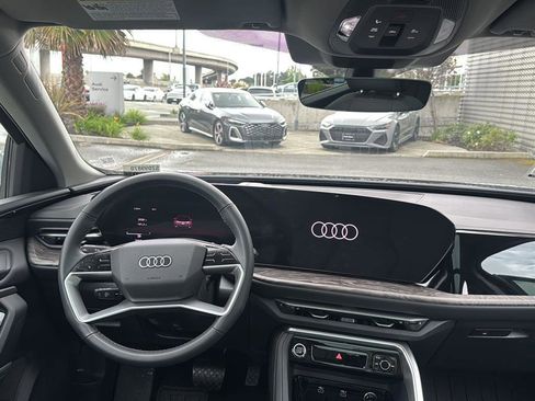 Used 2025 Audi Q5 Premium Plus w/ Premium Plus image 10