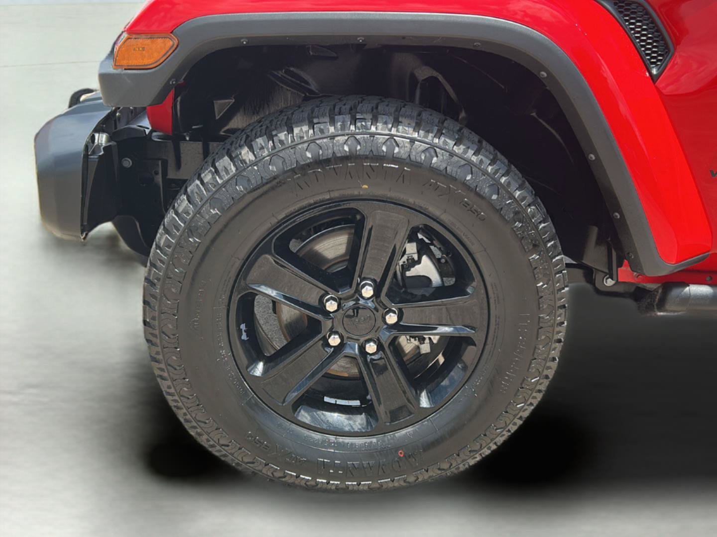Used 2023 Jeep Wrangler Unlimited Sahara AWD/4WD image 30