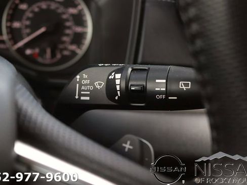 Used 2024 Mitsubishi Outlander SE AWD/4WD image 24