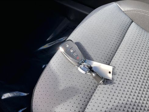 Certified 2024 Chevrolet Trax LT w/ Driver Confidence Package image 11