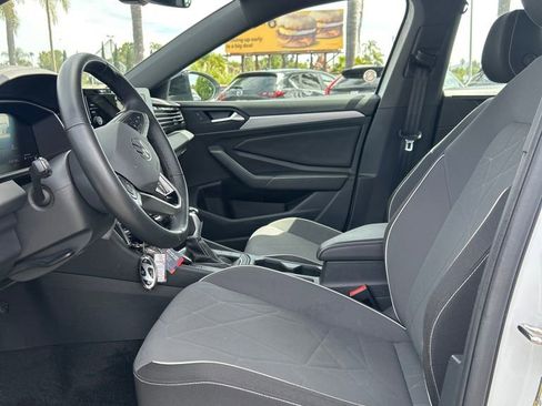 Used 2025 Volkswagen Jetta Sport FWD image 8