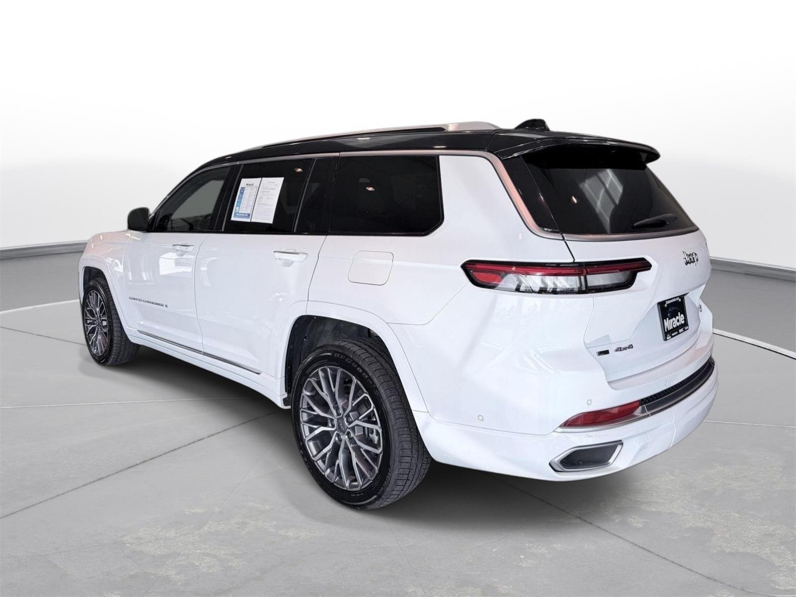 Used 2022 Jeep Grand Cherokee L Summit AWD/4WD image 6