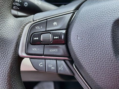 Used 2018 Honda Accord LX image 13