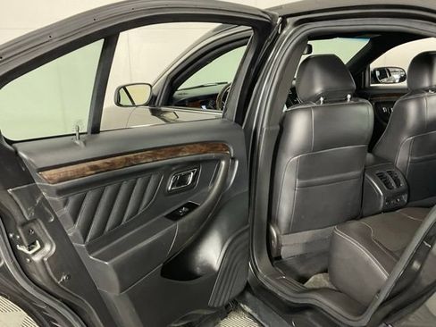 Used 2015 Ford Taurus Limited w/ Equipment Group 301A AWD/4WD image 26