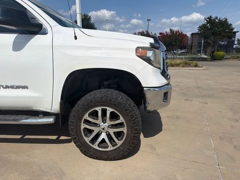 Used 2018 Toyota Tundra SR5 w/ SR5 Upgrade Package RWD image 11
