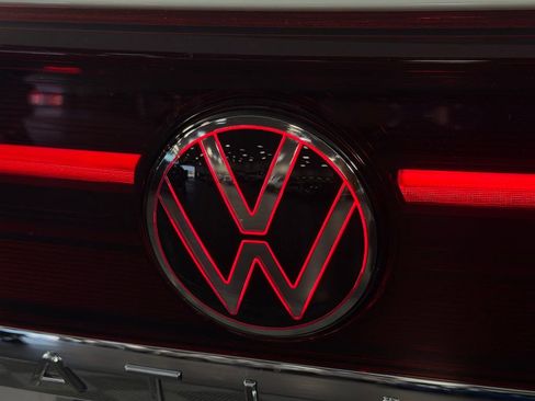 Used 2024 Volkswagen Atlas Cross Sport SEL Premium R-Line AWD/4WD image 10