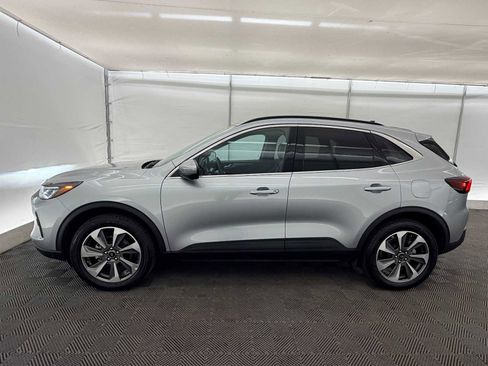 Used 2024 Ford Escape Platinum image 3