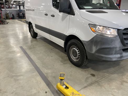 Used 2019 Mercedes-Benz Sprinter 144 image 1