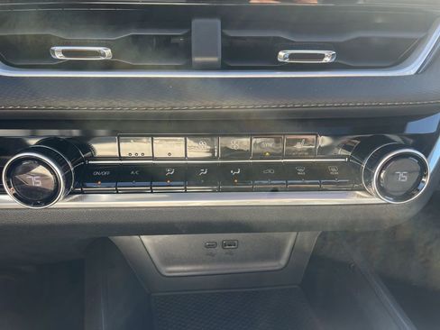 New 2026 Chevrolet Equinox LT w/ Convenience Package II image 12