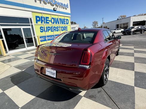 Used 2023 Chrysler 300 Touring L w/ Popular Equipment Group image 10