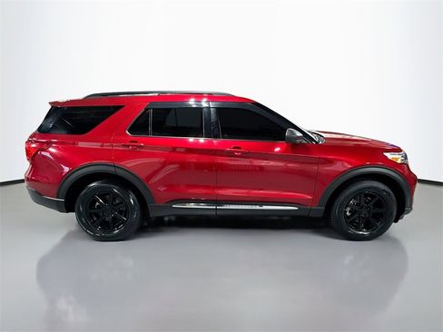 Used 2020 Ford Explorer XLT w/ Equipment Group 202A image 5