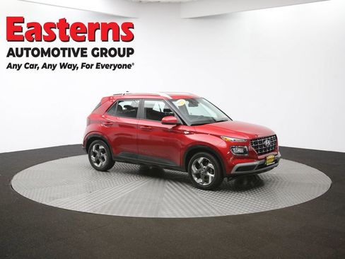 Used 2022 Hyundai Venue SEL image 47