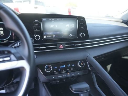 Used 2021 Hyundai Elantra SEL w/ Convenience Package image 25