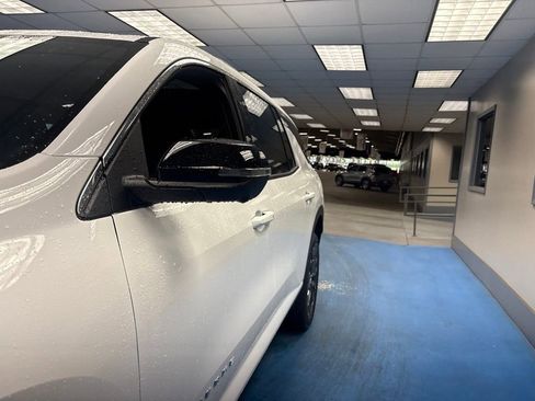 New 2026 Chevrolet Traverse LT FWD image 17
