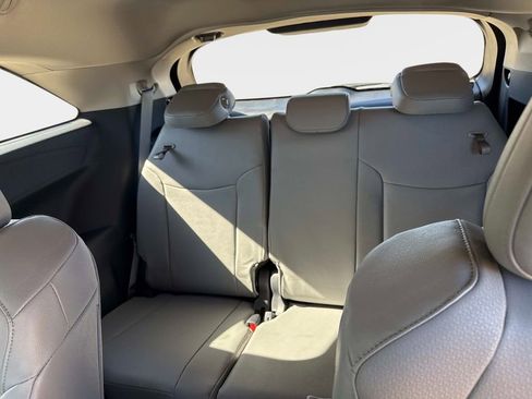 Used 2025 Toyota Sienna XLE image 15