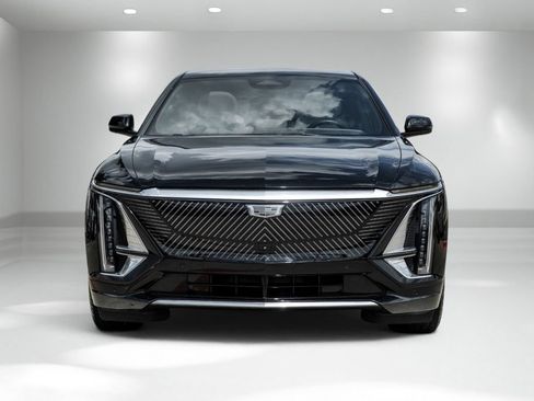 Used 2023 Cadillac Lyriq AWD image 7