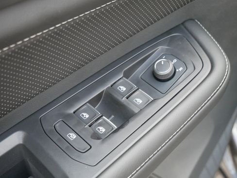 New 2025 Volkswagen Atlas Cross Sport SE image 7