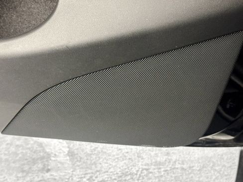 Used 2022 Tesla Model Y Performance AWD/4WD image 16