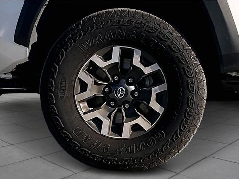 Used 2023 Toyota Tacoma TRD Off-Road image 10