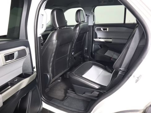 Used 2023 Ford Explorer XLT w/ XLT Sport Appearance Package AWD/4WD image 63