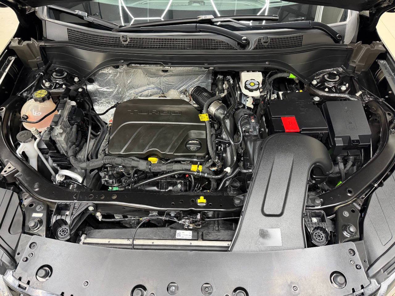 Used 2025 Chevrolet Trax RS w/ Sunroof Package FWD image 7