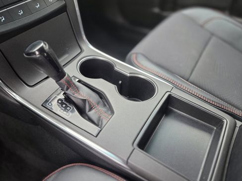 Used 2016 Toyota Camry SE image 16