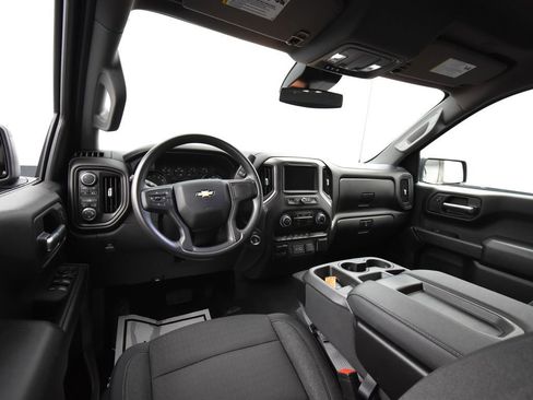 Used 2024 Chevrolet Silverado 1500 Custom image 11