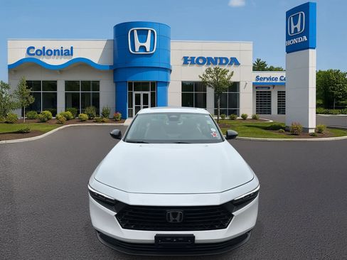 Used 2025 Honda Accord SE image 10