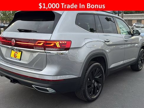 New 2026 Volkswagen Atlas SE FWD image 3