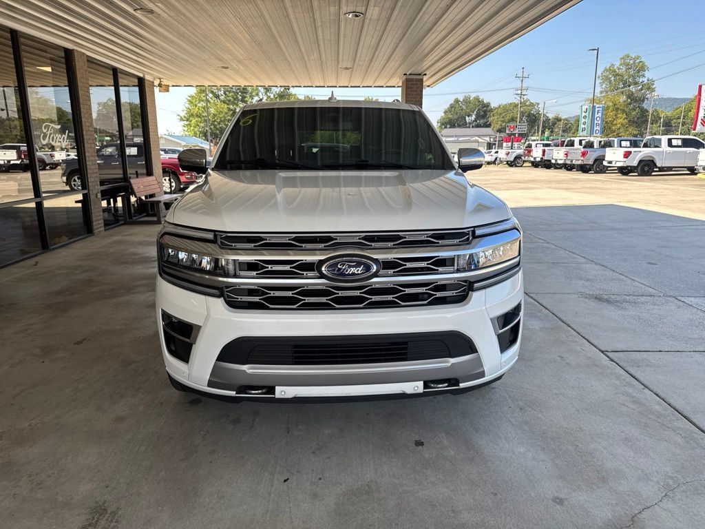 Used 2023 Ford Expedition Max Platinum AWD/4WD image 2