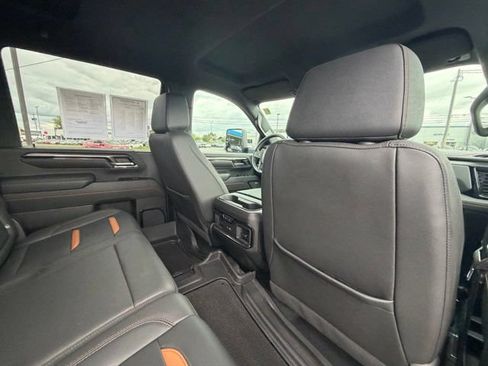 Used 2024 GMC Sierra 2500 AT4 w/ AT4 Preferred Package AWD/4WD image 32