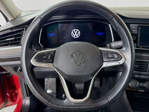 Certified 2022 Volkswagen Jetta SE FWD image 14