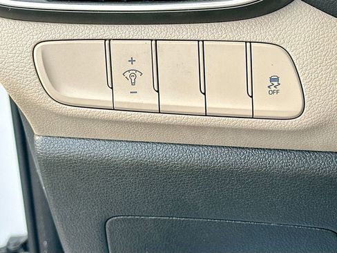 Used 2018 Hyundai Elantra GT image 10