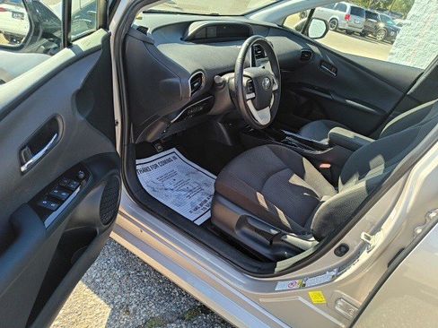 Used 2017 Toyota Prius Prime Plus image 12