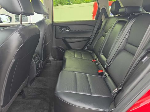 Used 2023 Nissan Rogue SV w/ SV Premium B Package AWD/4WD image 16