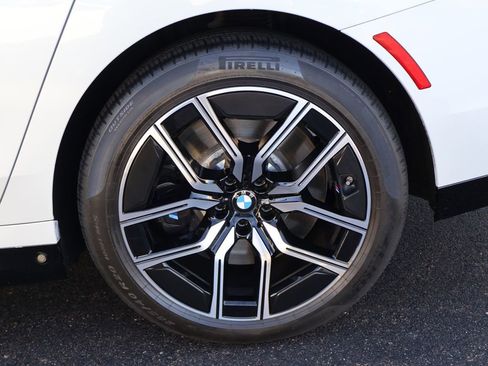 Certified 2025 BMW 760i xDrive image 47