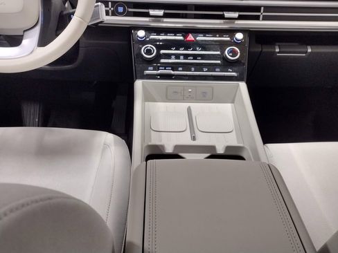 Used 2025 Hyundai Santa Fe SE image 39