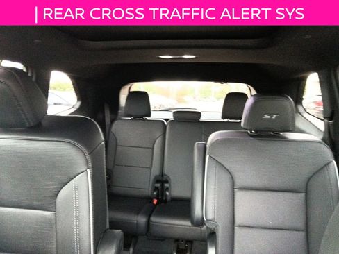 Used 2025 Buick Enclave Sport Touring w/ Super Cruise Package FWD image 17