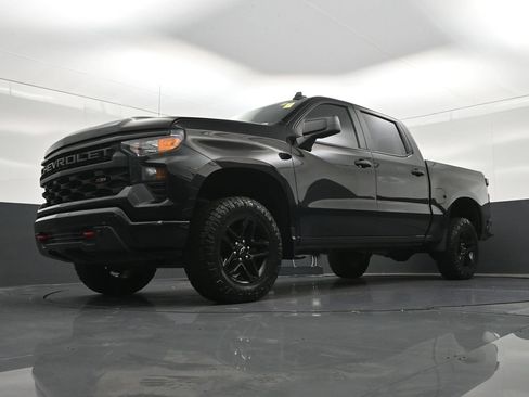Used 2025 Chevrolet Silverado 1500 Custom Trail Boss AWD/4WD image 25