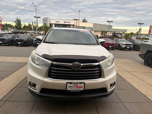 Used 2016 Toyota Highlander Limited Platinum AWD/4WD image 2