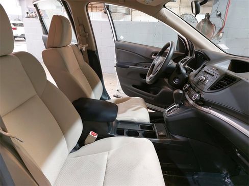Used 2016 Honda CR-V LX image 10
