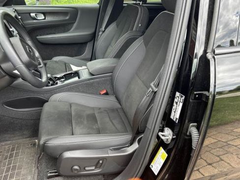 Used 2023 Volvo C40 P8 Recharge Plus w/ Climate Package AWD/4WD image 8