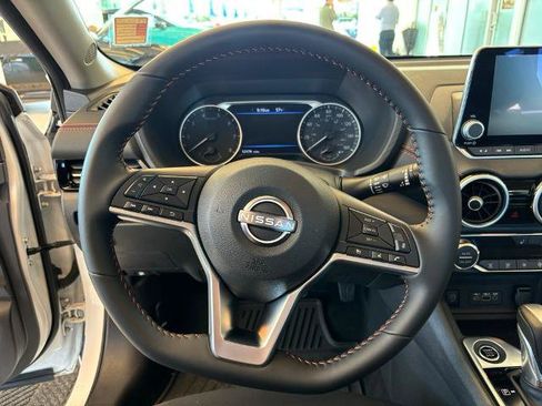 Certified 2025 Nissan Sentra SR FWD image 19