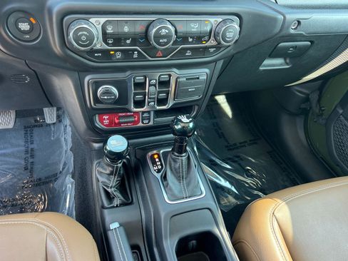 Used 2023 Jeep Gladiator Rubicon w/ LED Lighting Group AWD/4WD image 32