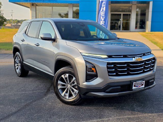 Used 2026 Chevrolet Equinox LT w/ Convenience Package II FWD image 2