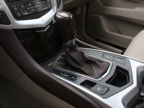 Used 2011 Cadillac SRX Luxury FWD image 18