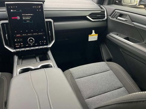 New 2026 GMC Acadia Elevation FWD image 18
