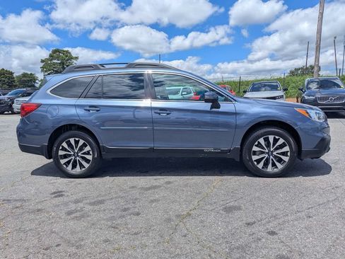 Used 2017 Subaru Outback 3.6R Limited AWD/4WD image 4