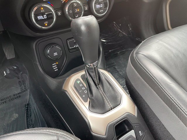 Used 2016 Jeep Renegade Limited AWD/4WD image 23