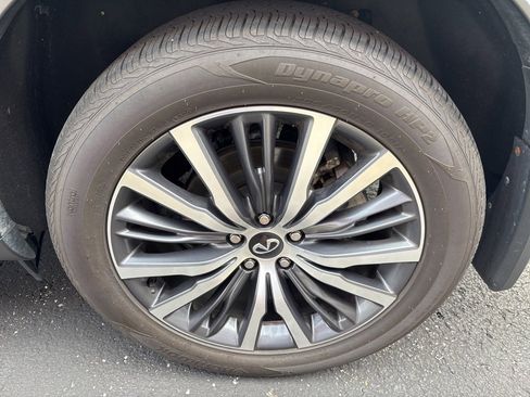 Used 2023 INFINITI QX60 Sensory w/ Cargo Package image 14